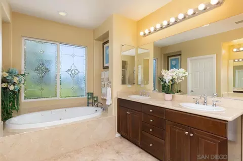 2054 Amparo Ct, Escondido, CA 92025 photo 14