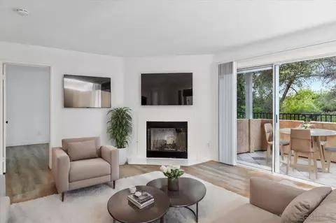 5078 Via Manos #B, Oceanside, CA 92057