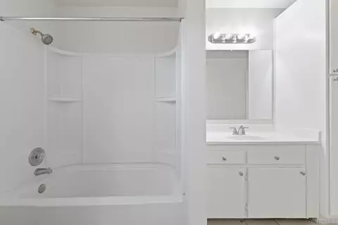Bath - 1604 Montecito Rd #20, Ramona, CA 92065 photo 2 of 2