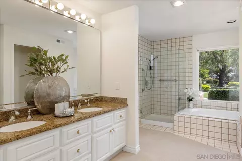 Bath - 13217 Silver Saddle Ln, Poway, CA 92064 photo 1 of 5