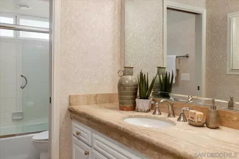 Bath - 13217 Silver Saddle Ln, Poway, CA 92064 photo 4 of 5
