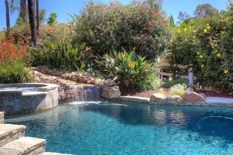 Exterior - 1032 Los Alisos N, Fallbrook, CA 92028 photo 6 of 8
