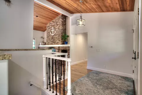 Entry Way - 1032 Los Alisos N, Fallbrook, CA 92028 photo 2 of 3