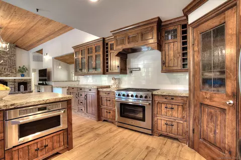 Kitchen - 1032 Los Alisos N, Fallbrook, CA 92028 photo 4 of 6