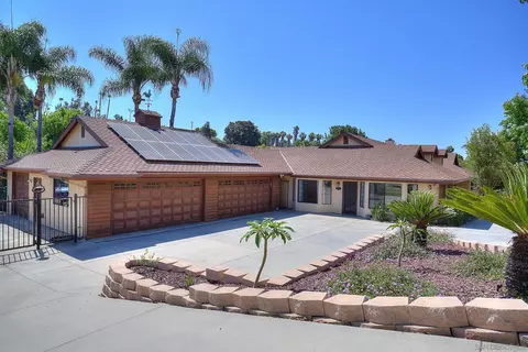 Exterior - 1032 Los Alisos N, Fallbrook, CA 92028 photo 7 of 8