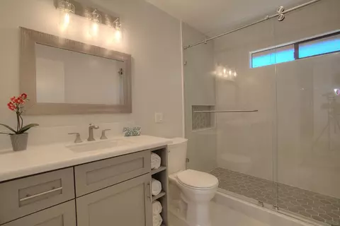 Bath - 1032 Los Alisos N, Fallbrook, CA 92028 photo 3 of 5