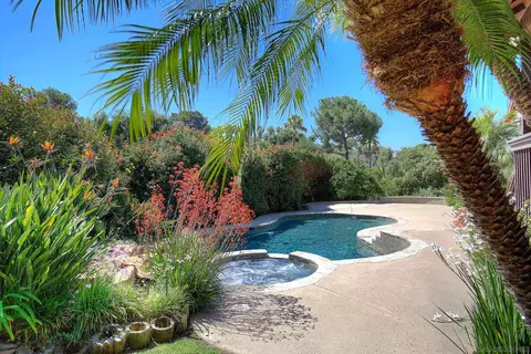 Exterior - 1032 Los Alisos N, Fallbrook, CA 92028 photo 4 of 8