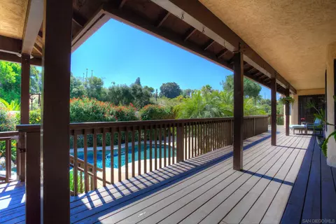 Exterior - 1032 Los Alisos N, Fallbrook, CA 92028 photo 2 of 8