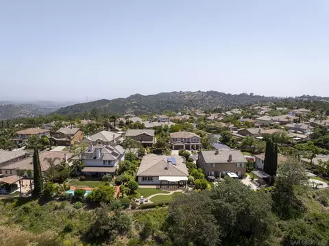 View/Area - 10594 Aspen Gln, Escondido, CA 92026 photo 3 of 6