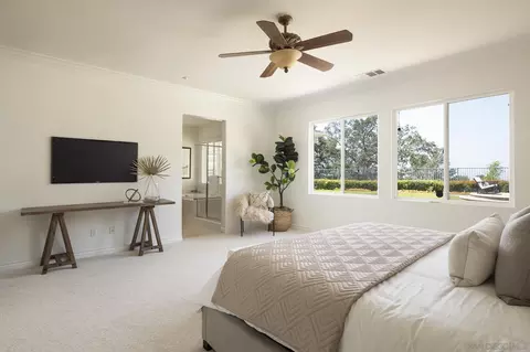Bedroom - 10594 Aspen Gln, Escondido, CA 92026 photo 2 of 4