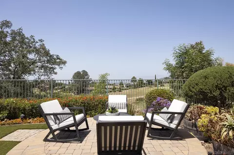Exterior - 10594 Aspen Gln, Escondido, CA 92026 photo 6 of 7