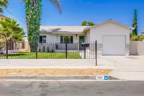 909 Goldenrod St, Escondido, CA 92027