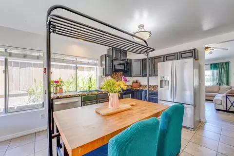Kitchen - 437 Blueridge Pl, Escondido, CA 92026 photo 3 of 7