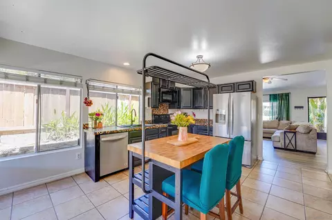 Kitchen - 437 Blueridge Pl, Escondido, CA 92026 photo 2 of 7