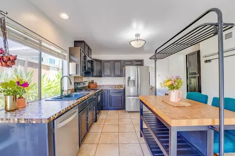 Kitchen - 437 Blueridge Pl, Escondido, CA 92026 photo 4 of 7