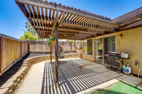 Exterior - 437 Blueridge Pl, Escondido, CA 92026 photo 7 of 15