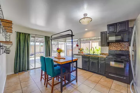 Kitchen - 437 Blueridge Pl, Escondido, CA 92026 photo 1 of 7