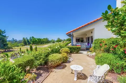 924 Ridge Heights Dr, Fallbrook, CA 92028