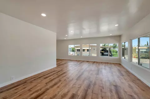 8301 Mission Gorge Rd #90, Santee, CA 92071