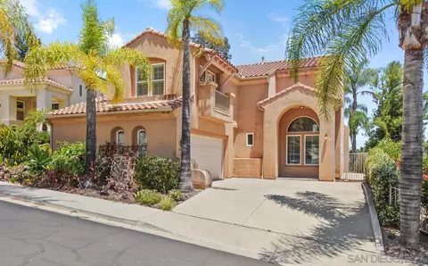 10128 California Waters Dr, Spring Valley, CA 91977