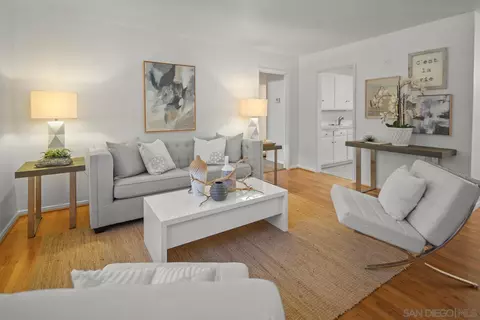 Living - 746 Margarita Ave, Coronado, CA 92118 photo 2 of 3