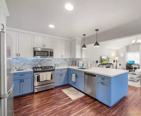 4652 Briar Ridge Rd, Oceanside, CA 92056