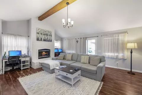 Living - 4652 Briar Ridge Rd, Oceanside, CA 92056 photo 3 of 5