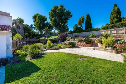 Exterior - 4652 Briar Ridge Rd, Oceanside, CA 92056 photo 4 of 12
