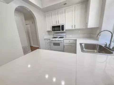 Kitchen - 2355 Rancho Del Oro Rd #56, Oceanside, CA 92056 photo 2 of 2