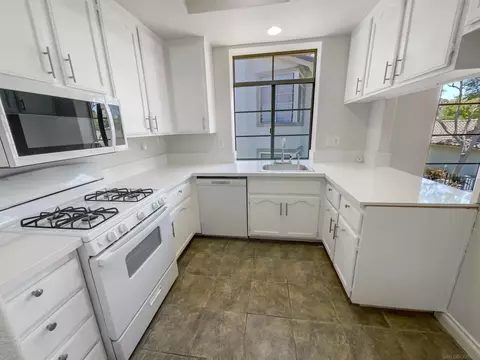 Kitchen - 2355 Rancho Del Oro Rd #56, Oceanside, CA 92056 photo 1 of 2