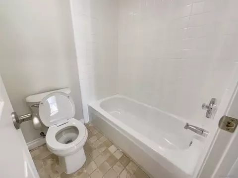 Bath - 2355 Rancho Del Oro Rd #56, Oceanside, CA 92056 photo 3 of 3