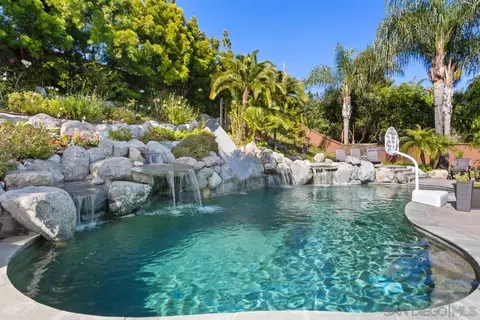 Exterior - 751 W Bluff Dr, Encinitas, CA 92024 photo 9 of 9