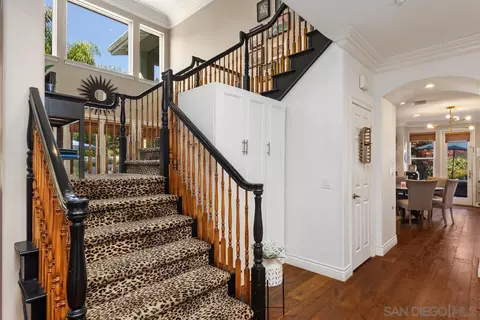 Entry Way - 751 W Bluff Dr, Encinitas, CA 92024 photo 3 of 4
