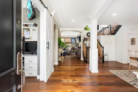 Entry Way - 751 W Bluff Dr, Encinitas, CA 92024 photo 2 of 4