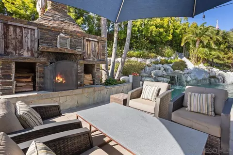 Exterior - 751 W Bluff Dr, Encinitas, CA 92024 photo 8 of 9