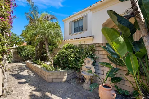 Exterior - 1385 Caminito Floreo, La Jolla, CA 92037 photo 2 of 7