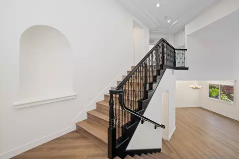 Entry Way - 1385 Caminito Floreo, La Jolla, CA 92037 photo 5 of 6
