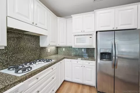 Kitchen - 1385 Caminito Floreo, La Jolla, CA 92037 photo 3 of 3