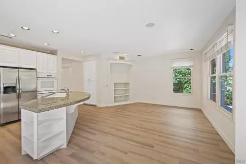 Living - 1385 Caminito Floreo, La Jolla, CA 92037 photo 4 of 4