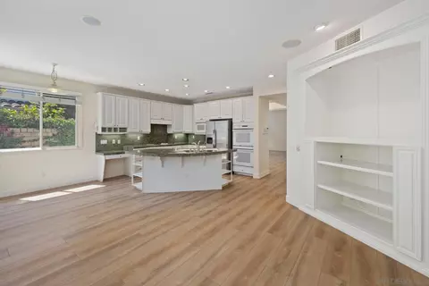 Living - 1385 Caminito Floreo, La Jolla, CA 92037 photo 3 of 4