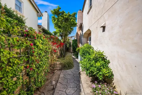 Exterior - 1385 Caminito Floreo, La Jolla, CA 92037 photo 6 of 7