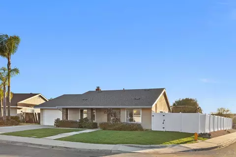 13744 Pequot Dr, Poway, CA 92064 photo 2