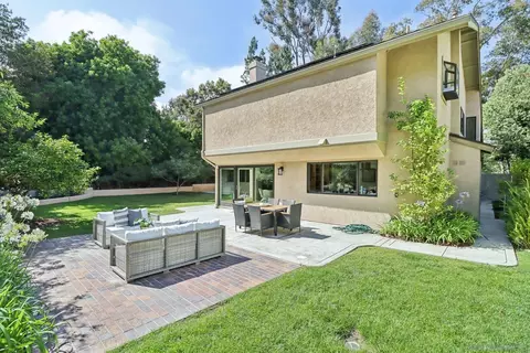 Exterior - 2747 Caminito Prado, La Jolla, CA 92037 photo 3 of 7
