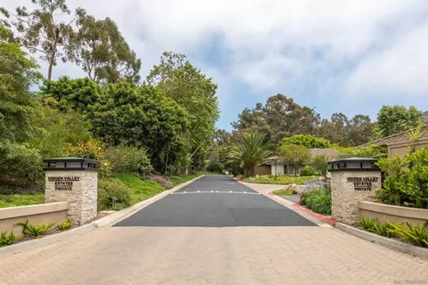 View/Area - 2747 Caminito Prado, La Jolla, CA 92037 photo 6 of 6