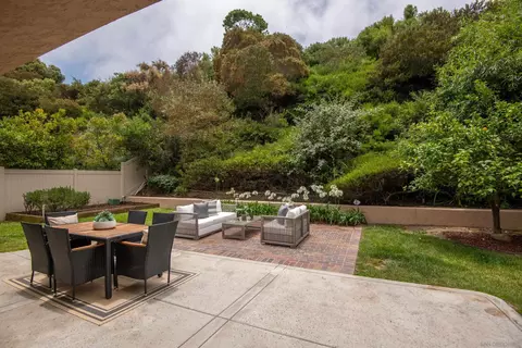 Exterior - 2747 Caminito Prado, La Jolla, CA 92037 photo 4 of 7