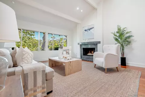 Living - 2747 Caminito Prado, La Jolla, CA 92037 photo 6 of 7