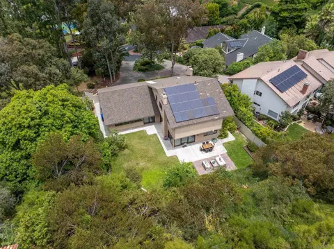View/Area - 2747 Caminito Prado, La Jolla, CA 92037 photo 2 of 6