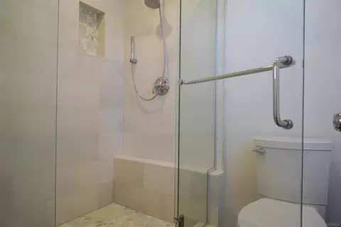 Bath - 39559 Sarah Dr, Temecula, CA 92591 photo 2 of 6