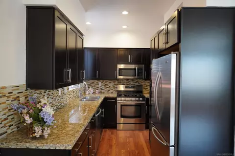 Kitchen - 39559 Sarah Dr, Temecula, CA 92591 photo 2 of 2
