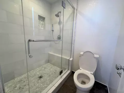 Bath - 39559 Sarah Dr, Temecula, CA 92591 photo 3 of 6